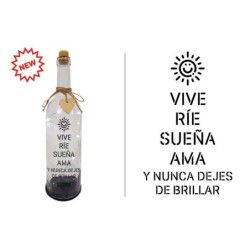 BOTELLA C/LUCES LED Y MENSAJE, VIVE,RIE SUEÑA... Caja: 8,3 x 8,5 x 30,5cm Botella: 29,5 x 8 x 8 cm